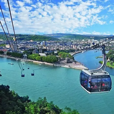 Zur Schloss-schenke Hotel