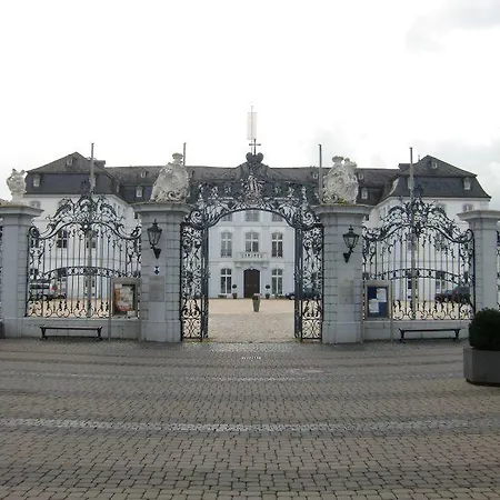 Zur Schloss-schenke Hotel 3*