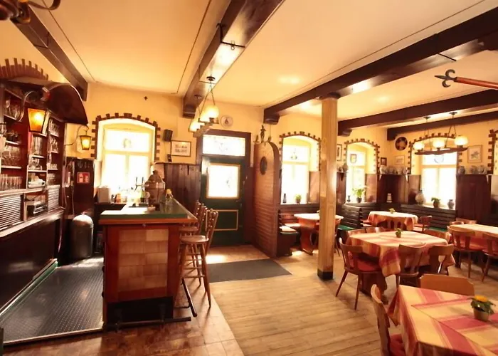 酒店 小酒馆城堡酒店 3*